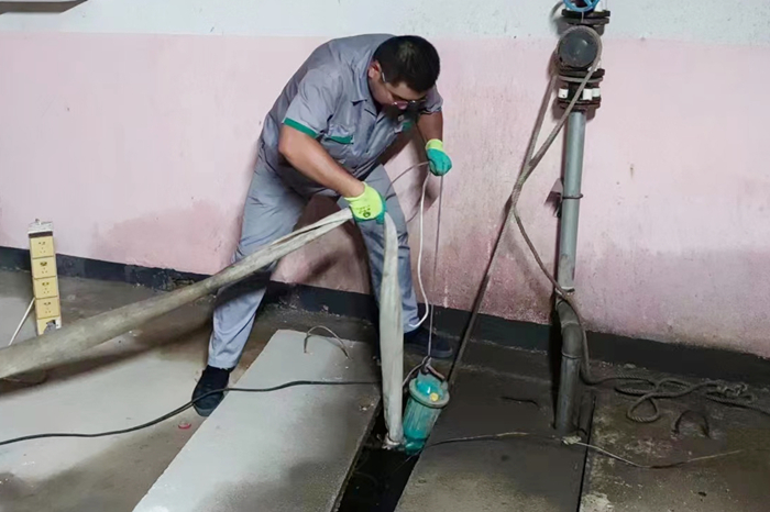 雨中堅(jiān)守護(hù)家園，筑牢汛期安全墻(圖4)