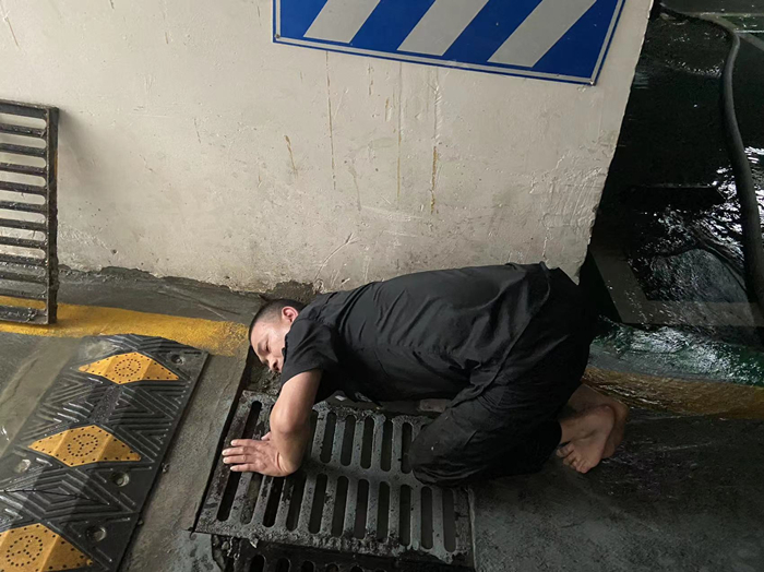 雨中堅(jiān)守護(hù)家園，筑牢汛期安全墻(圖10)